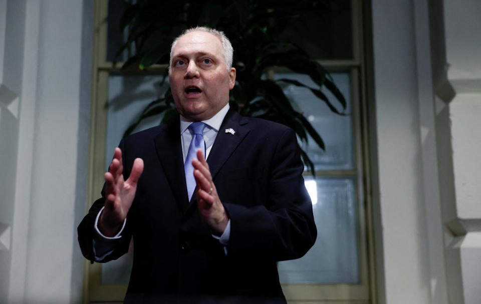 史卡利塞（Steve Scalise）12日宣布退出議長候選人資格。（路透社）House Majority Leader Steve Scalise (R-LA) speaks to the media as he announces that he is withdrawing his candidacy for Speaker at the U.S. Capitol in Washington, U.S., October 12, 2023. REUTERS/Evelyn Hockstein