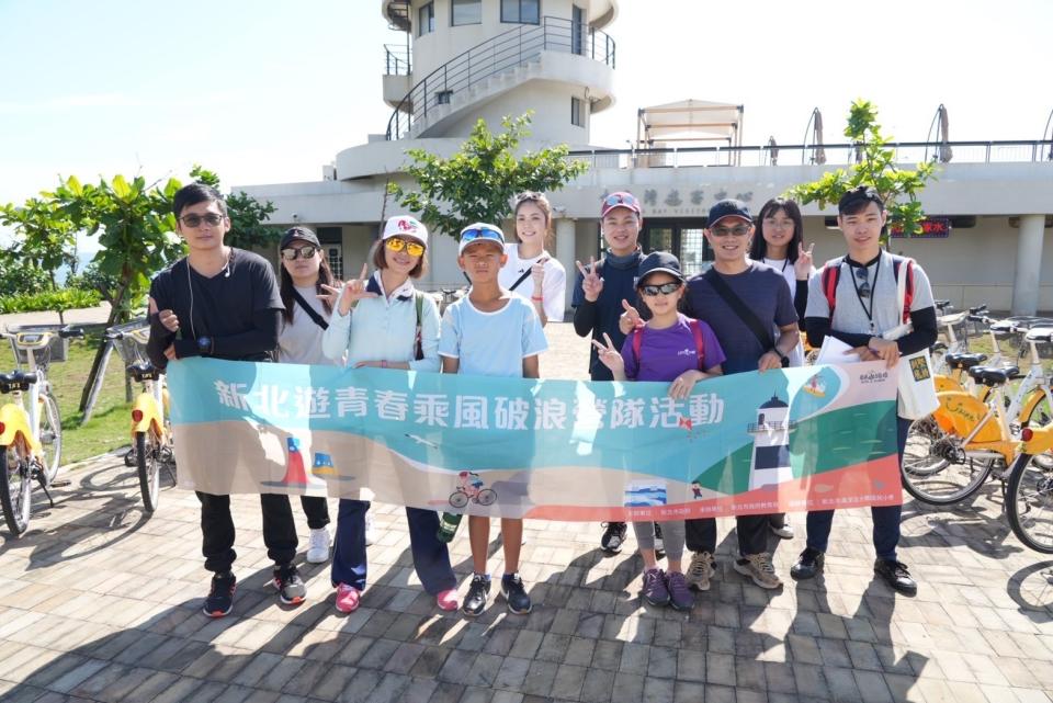 騎「乘」逍遙玩青春山海景合影