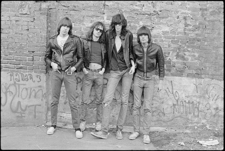 Una postal icónica de The Ramones en su ciudad, Nueva York, captada por Roberta Bailey