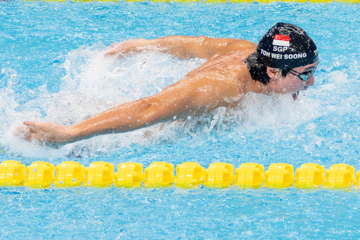 Singapore para swimmer Toh Wei Soong swims in the men's 50m butterfly (S7) final at the 2023 Hangzhou Asian Games. (PHOTO: SportSG/ Flona Hakim)