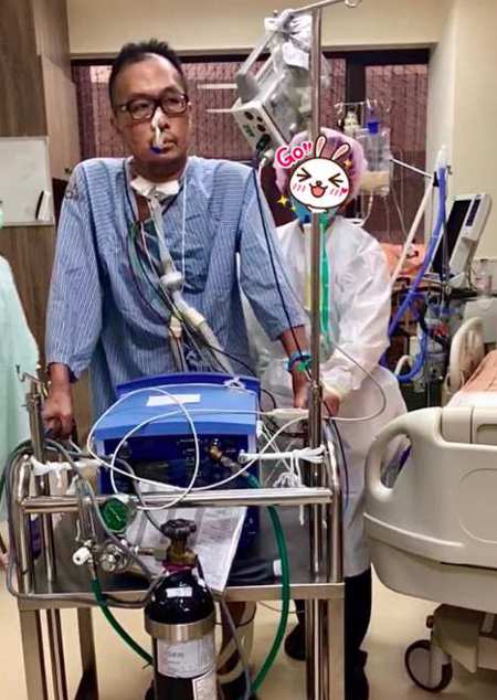 名醫林禹宏肺臟移植後，下床走動並在臉書首PO照片。(翻攝自林禹宏臉書 )