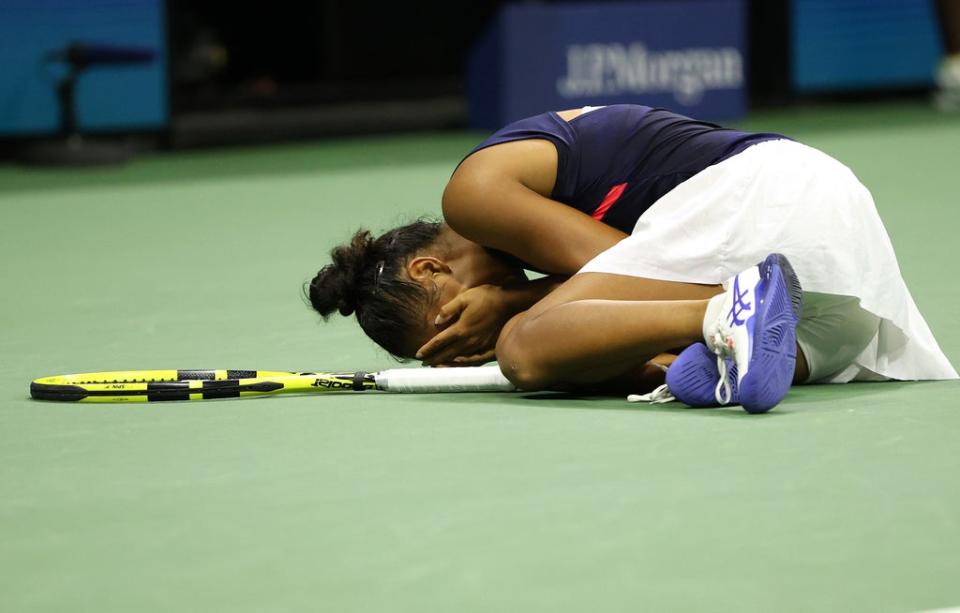 Fernandez celebrates after defeating Aryna Sabalenka (Getty)