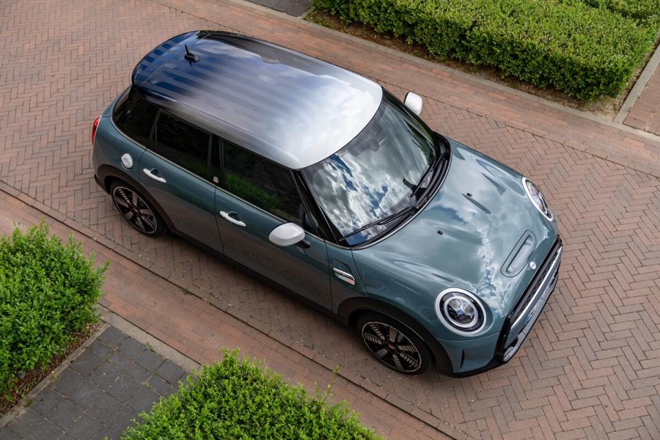 P90474401_highRes_mini-cooper-s-5-door.jpg