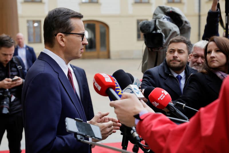 Leaders of EU and neighbouring countries meet in Prague