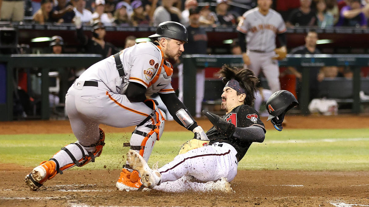 Giants swept by Diamondbacks as playoff chances slip away - CBS