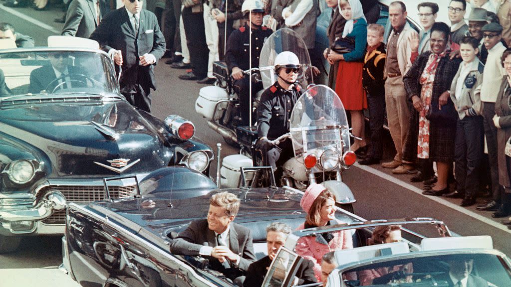 kennedys riding in dallas motorcade