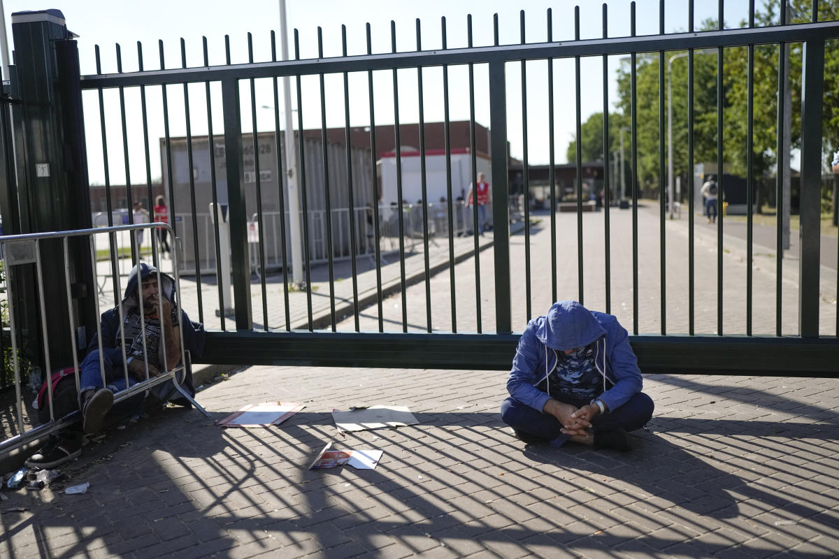 Un tribunal néerlandais ordonne au gouvernement d’améliorer les centres de migrants