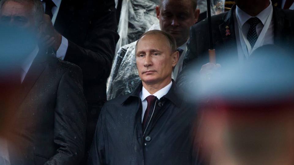 Russlands Machthaber Wladimir Putin wird auch durch die Loyalität der russischen Oligarchen gestützt. (Bild: ZDF / Dimitrije Ostojic)