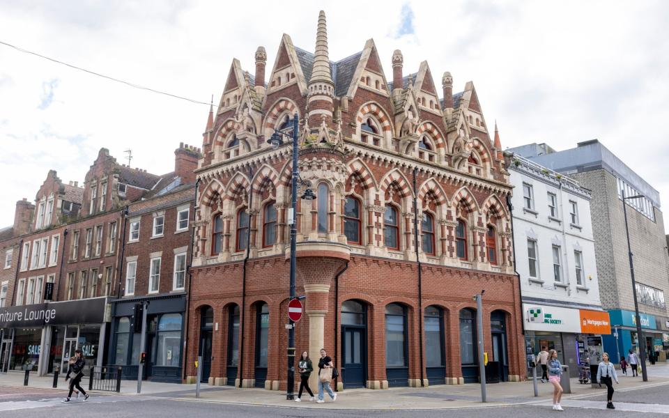 The Elephant Tea Rooms, completed in 1877, were designed by architect Frank Caws for William Grimshaw, a local tea merchant and grocer