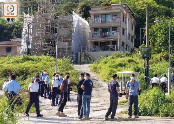 大批探員到場調查。(陳偉宏攝)
