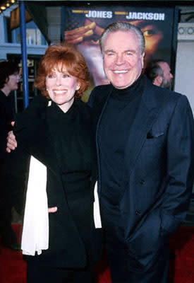 Jill St. John and Robert Wagner at the Mann Village Theare premiere of Paramount's Rules Of Engagement in Westwood, CA