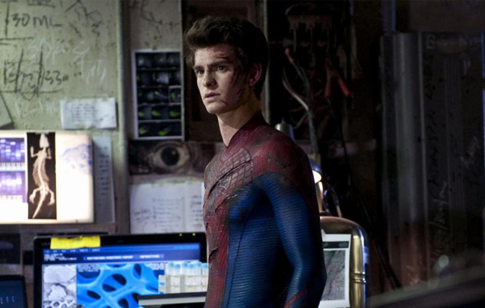 Andrew Garfield 在《蜘蛛俠：驚世現新》（The Amazing Spider-Man）出演超級英雄蜘蛛俠。