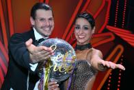 Manuel Cortez und seine Tanzpartnerin Melissa Ortiz-Gomez gewannen den Titel "Dancing Star 2013". Erstmals seit Staffel eins hatte sich wieder ein männlicher Promi beim Publikum durchgesetzt. (Bild: RTL / Stefan Gregorowius)