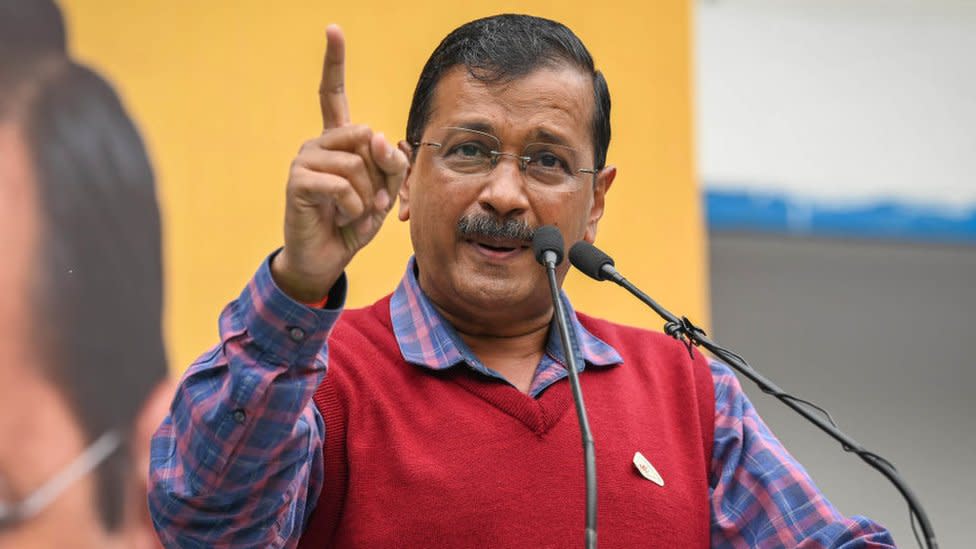 NEW DELHI, INDIA - FEBRUARY 25: Arvind Kejriwal, Chief Minister of Delhi addresses his supporters during a protest for the Water Bill Scheme at AAP Party Headquarters, DDU Marg on February 25, 2024 in New Delhi, India. Aam Aadmi Party (AAP) continued their protest over the non-implementation of the one-time settlement scheme for unpaid water bills and urged the people of Delhi not to pay their water bills. (Photo by Sanchit Khanna/Hindustan Times via Getty Images)