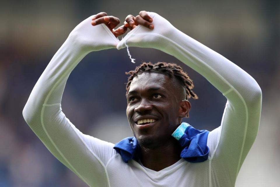 Yves Bissouma acknowledges Spurs fans after the draw at Chelsea.