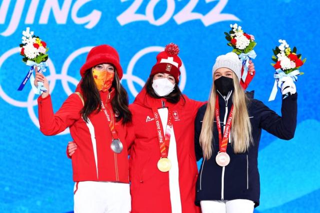 Eileen Gu survives lost-ski disaster at 2022 Olympics