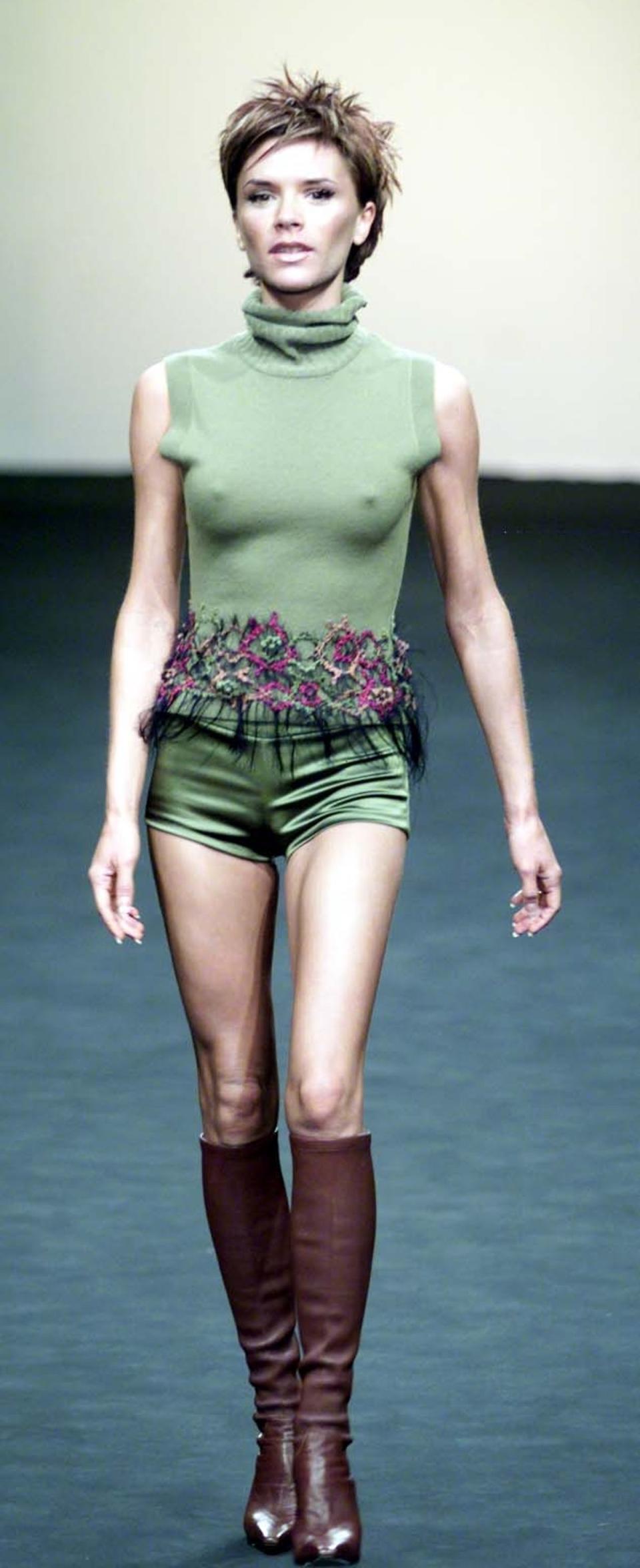 Victoria Beckham on the runway for Maria Grachvogel, 2000 (ES)