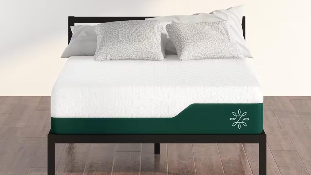  Zinus Cooling Gel memory foam mattress review: Zinus Cooling gel memory foam mattress on plain bed frame 