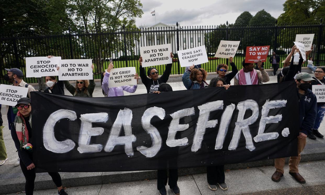 <span>Protesters calling for a ceasefire in Gaza near the White House in Washington on 16 October 2023.</span><span>Photograph: Kevin Lamarque/Reuters</span>
