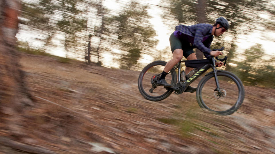 Canyon Grizl:ON carbon gravel ebike, photo by Pol Foguet, riding