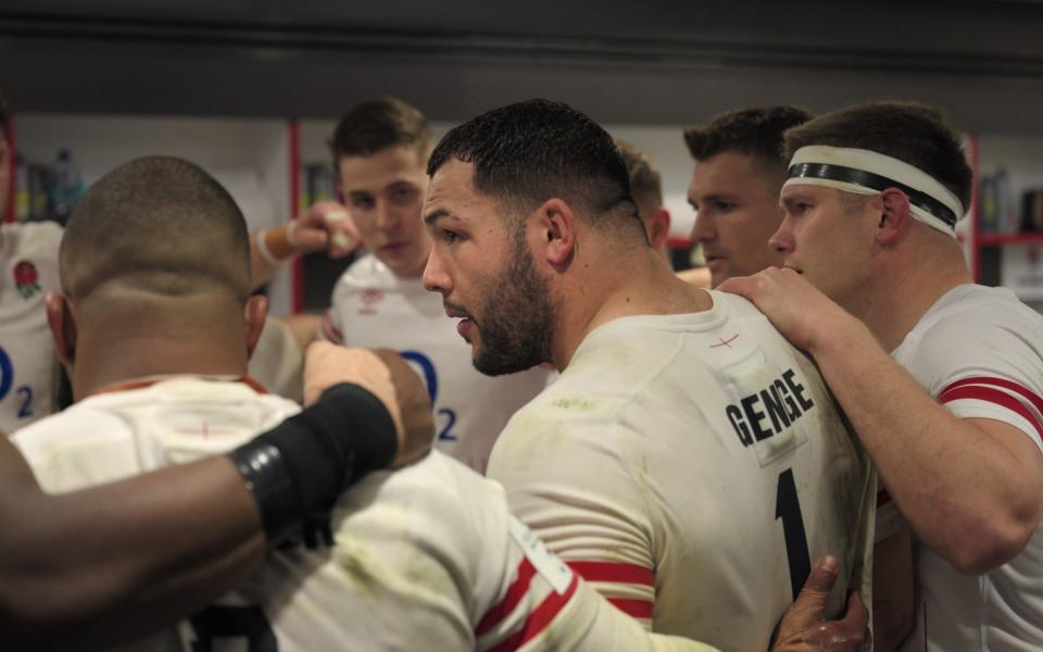 Ellis Genge addressing his England teammates in the dressing room