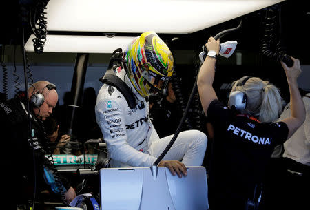 REFILE-ADDING INFORMATION Formula One F1 - Brazilian Grand Prix 2017 - Sao Paulo, Brazil - November 10, 2017. Mercedes' Lewis Hamilton of Britain makes a pit stop during first practice. REUTERS/Paulo Whitaker