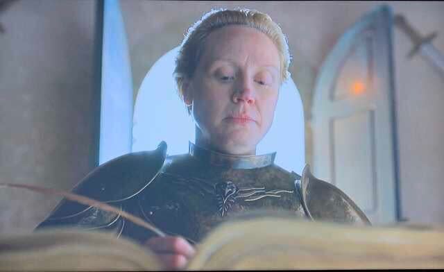 Ser Brienne sporting Bran's new sigil.&nbsp; (Photo: HBO)