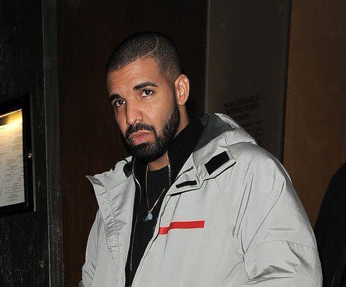 LONDON, ENGLAND - FEBRUARY 06: Drake is seen leaving Nobu Berkeley St restaurant on February 6, 2017 in London, England. (Photo by Ricky Vigil/GC Images)