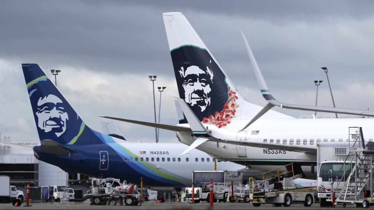 Alaska Airlines се съгласява да купи конкурента Hawaiian Airlines за 1,9 милиарда долара