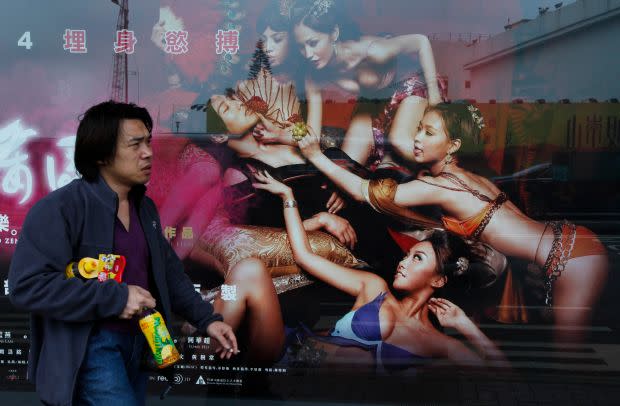 Chinese users go to Pornhub to post videos condemning Hong Kong protesters