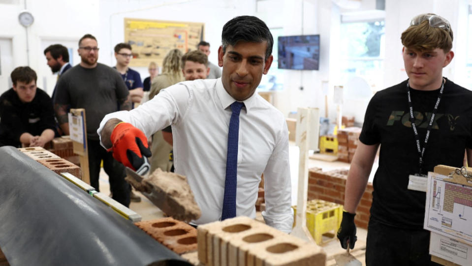 英相蘇納克競選首波政見：推動18歲青年服役　因應「不確定的世界」