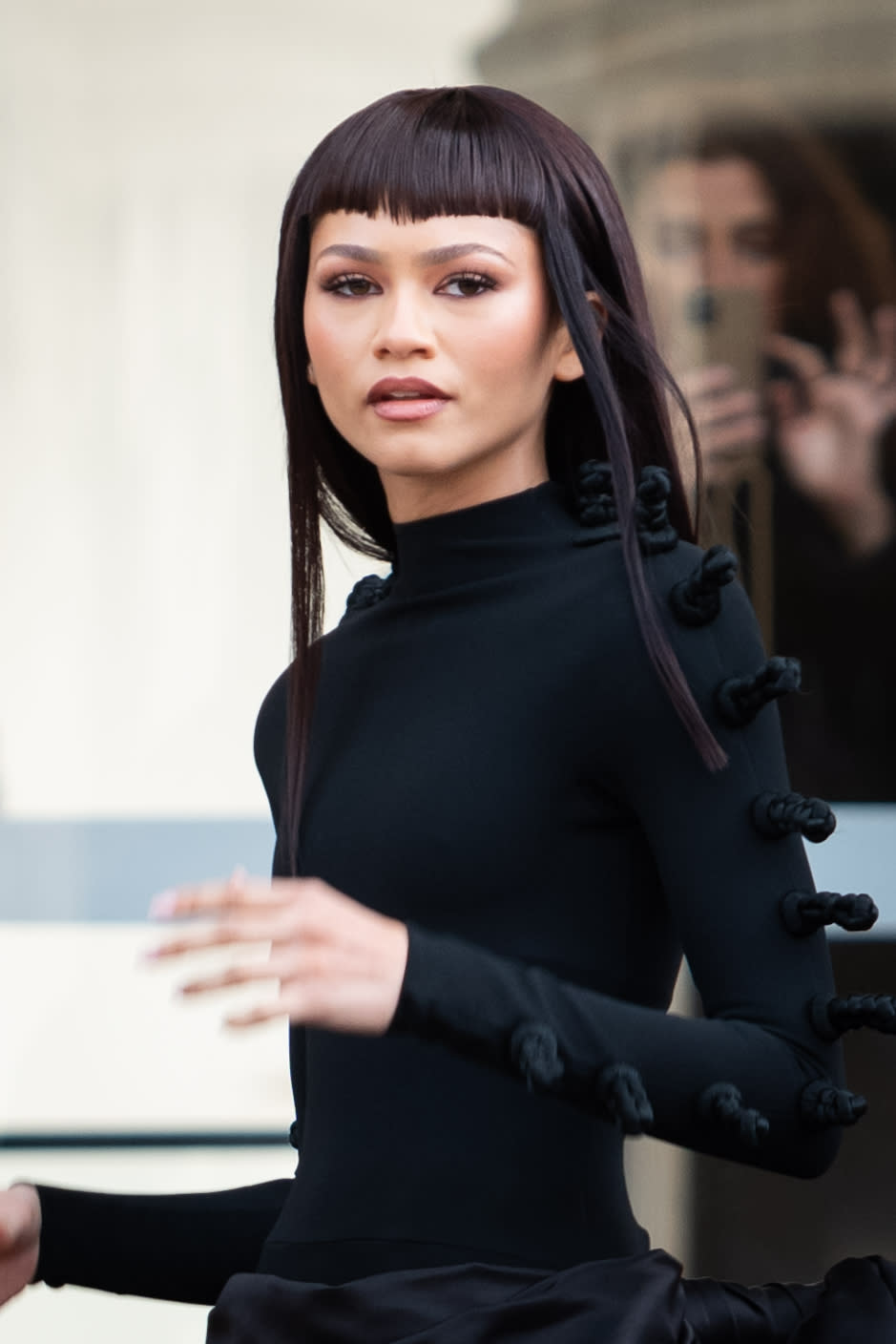 Zendaya Is Unrecognizable With Short Bangs in Dramatic New Paris ...