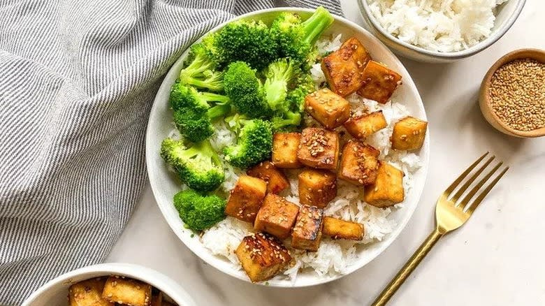 Maple sesame tofu and broccoli