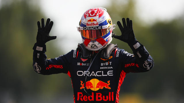 Oracle Red Bull Racing Driver Max Verstappen Wins Third Consecutive F1  Drivers' World Championship