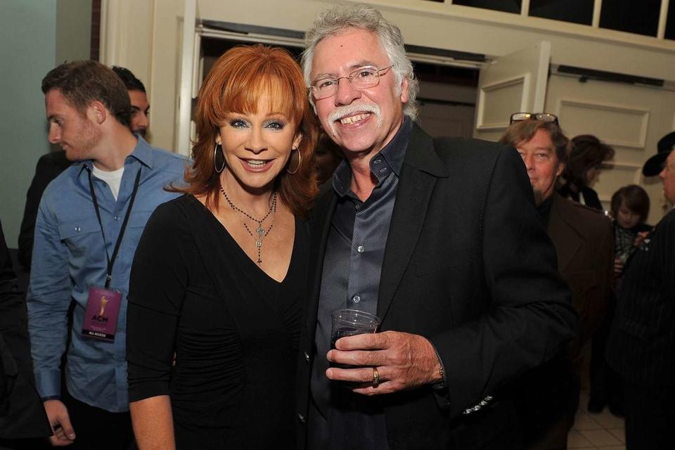 <p>Reba McEntire/X</p> Reba McEntire and Joe Bonsall