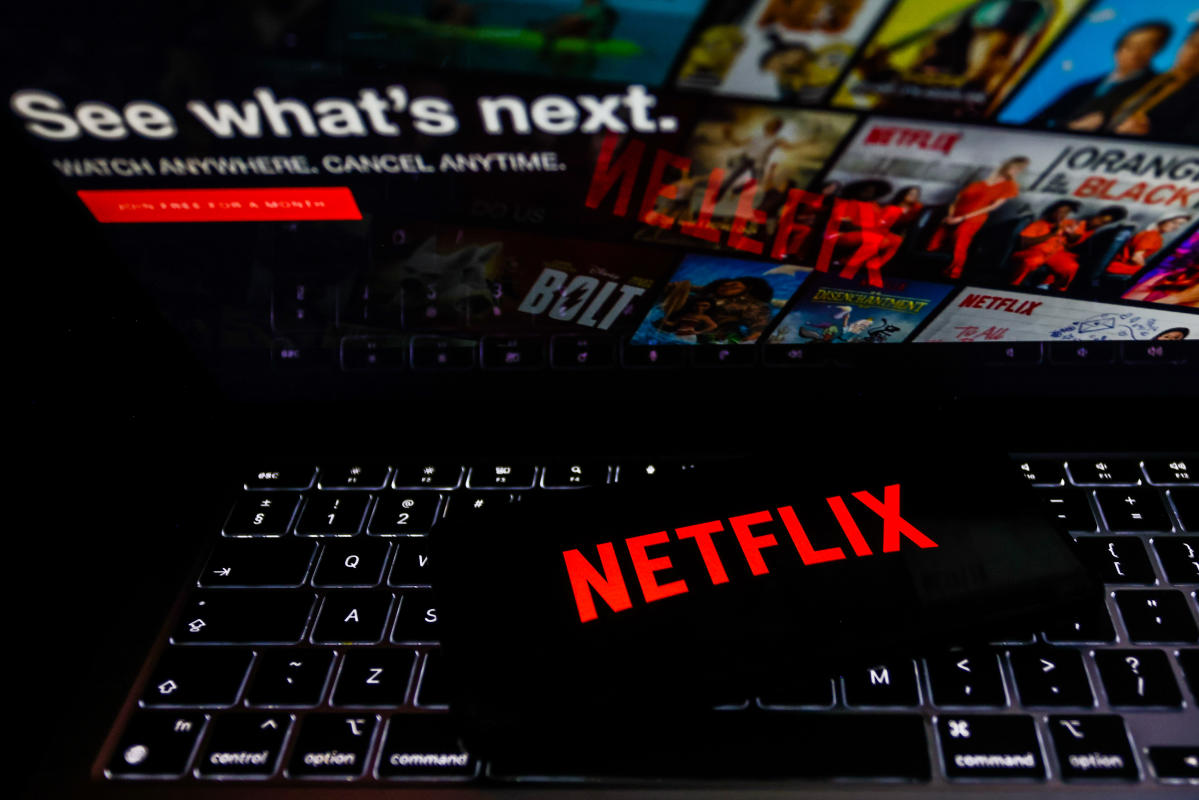 Netflix asks users to pay extra monthly fee to share accounts