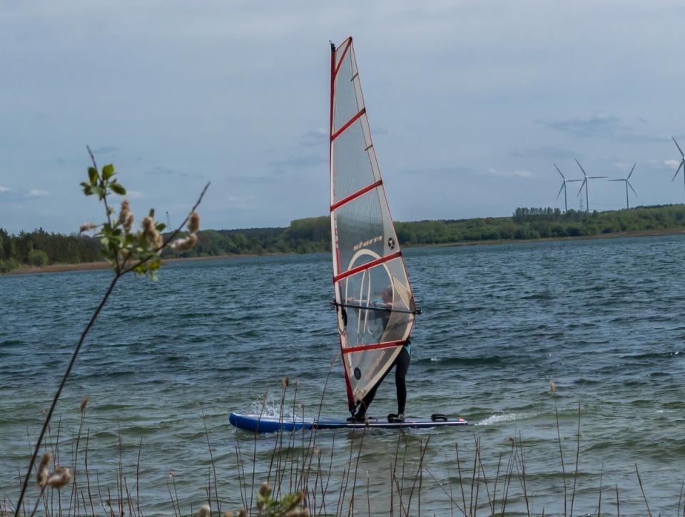 Lake Gräbendorf has become a destination for green watersport fans (Shutterstock / Spreewald-Birgit)