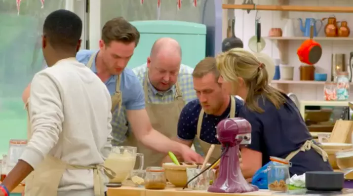 The bakers rallied together to help their competitor. Copyright: [Channel 4]