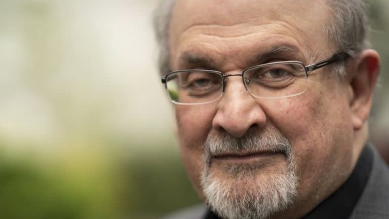 Salman Rushdie vivió en la clandestinidad durante una década