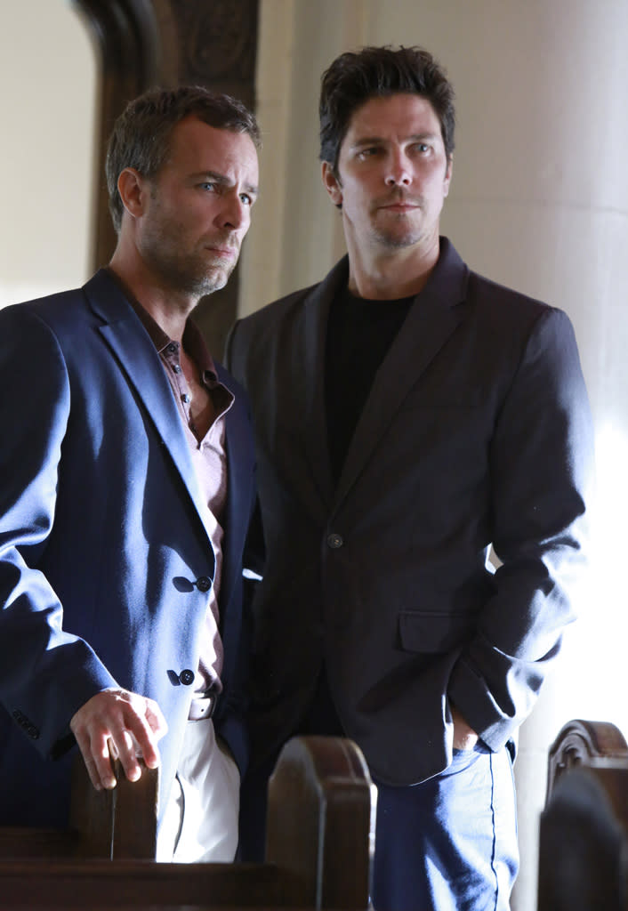 JR Bourne and Michael Trucco in "Revelations," the ninth episode of "Revenge" Season 2.