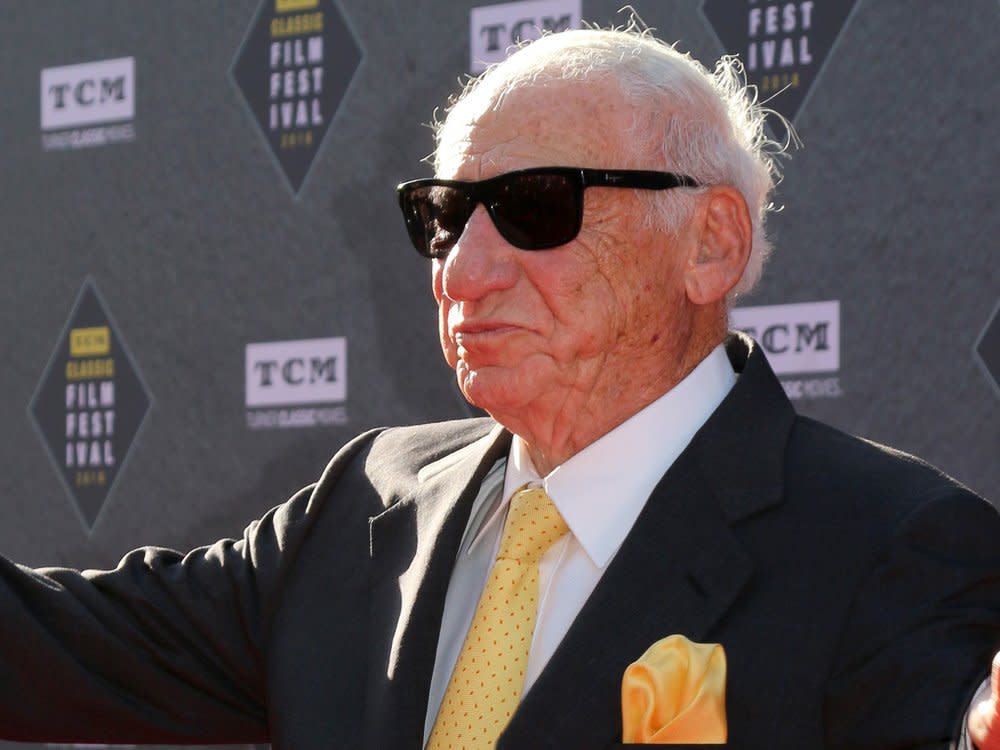 Mel Brooks, hier im Jahr 2018 abgelichtet, hat einen renommierten Peabody-Award für sein Lebenswerk erhalten. (Bild: Kathy Hutchins/Shutterstock.com)