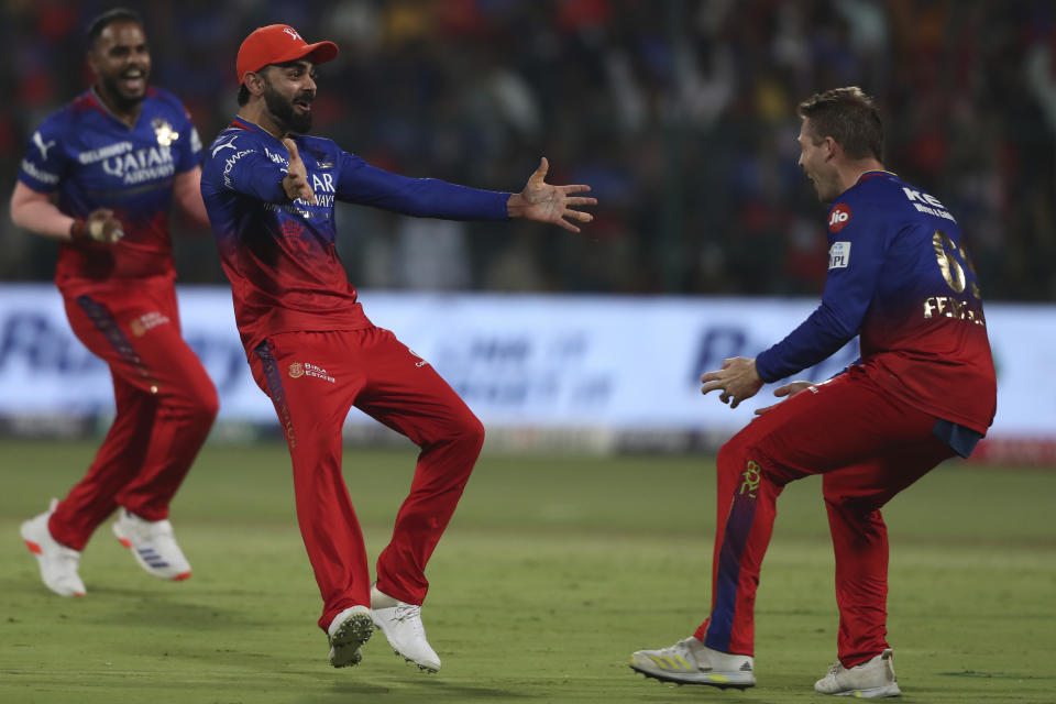 Royal Challengers Bengaluru's Virat Kohli celebrates the dismissal of Delhi Capitals' Jake Fraser-McGurk during the Indian Premier League cricket match between Royal Challengers Bengaluru and Delhi Capitals in Bengaluru, India, Sunday, May 12 , 2024. (AP Photo/Kashif Masood)