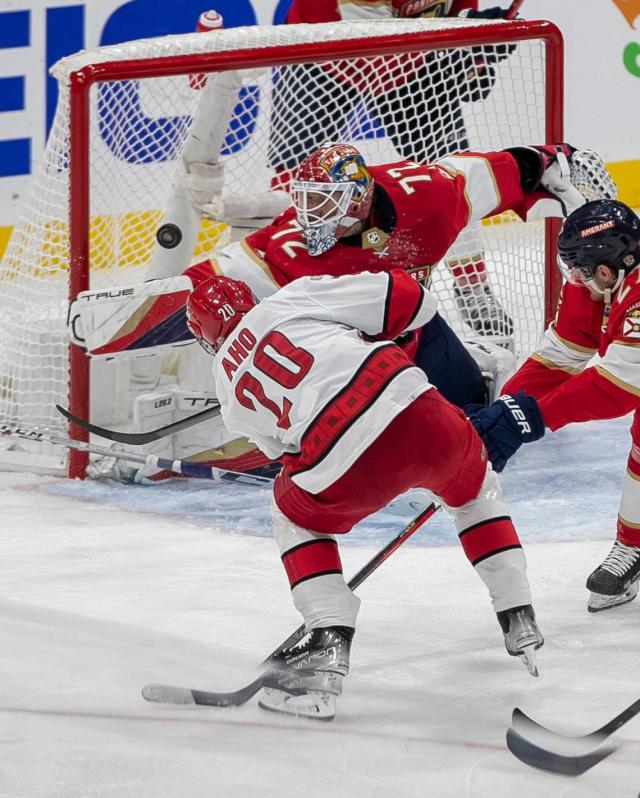 Panthers take 3-0 lead over Hurricanes in conference finals