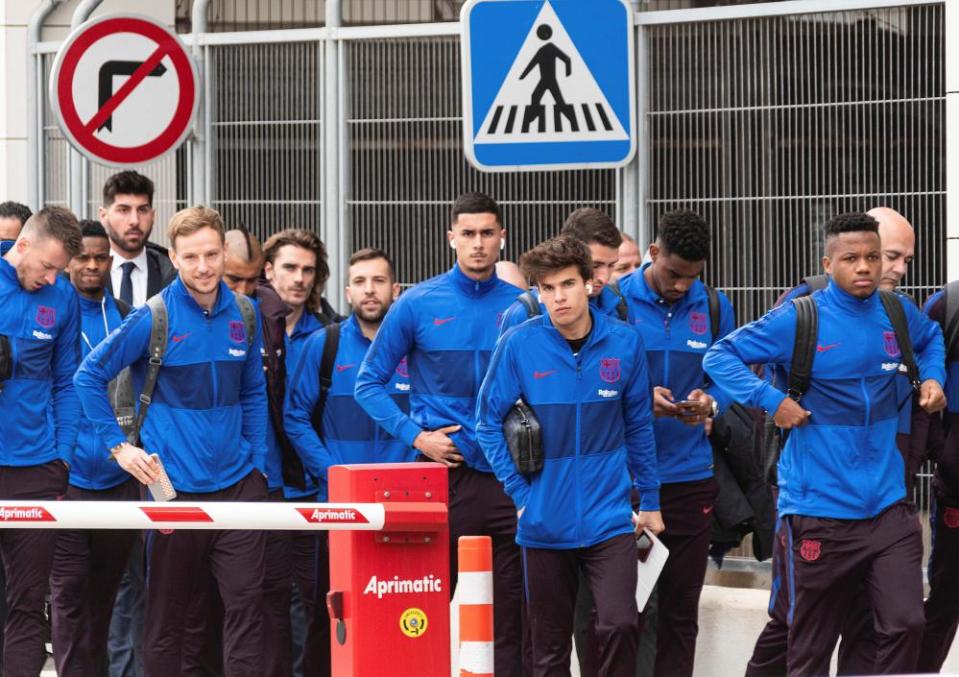 The Inbetweeners 3 rock up at Ibiza airport.