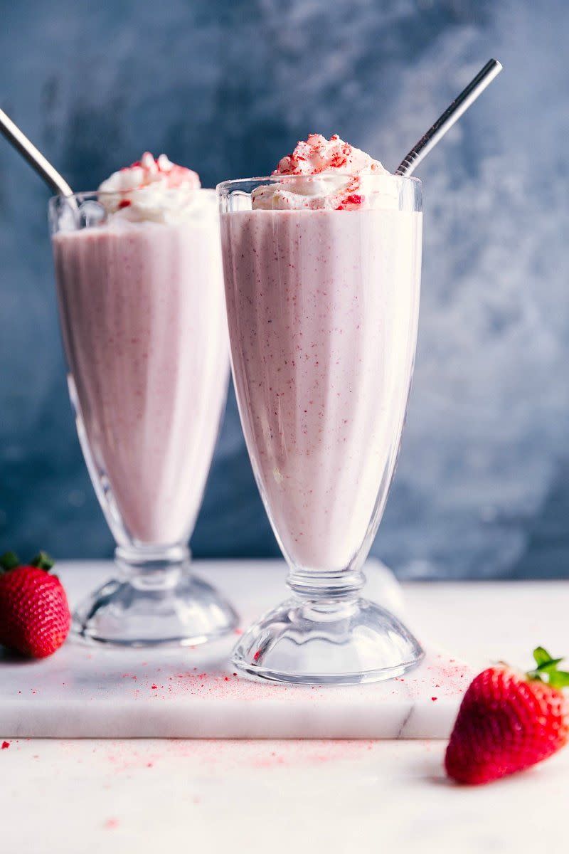 strawberry milkshake two glasses
