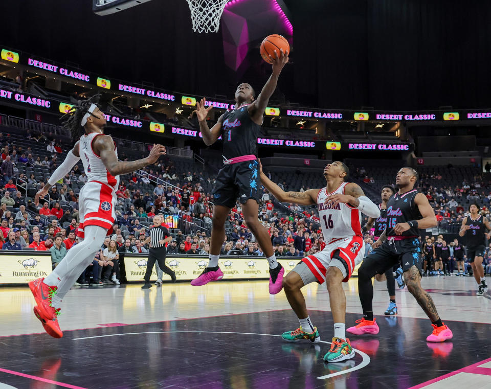 Johnell Davis led FAU to a double-overtime win over No. 4 Arizona. (Ethan Miller/Getty Images)