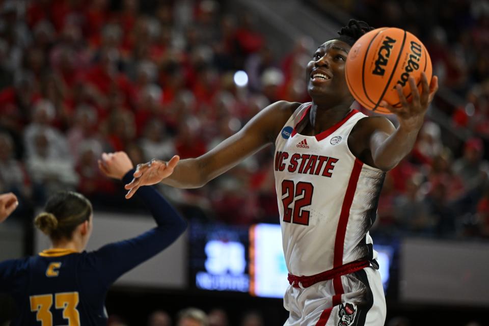 Will North Carolina State upset South Carolina in the Women's Final Four? March Madness picks, predictions and odds weigh in on the NCAA Tournament game.