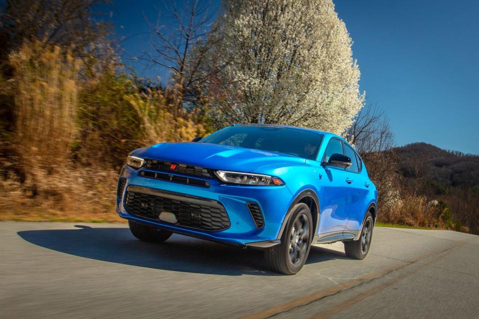 View Photos of the 2023 Dodge Hornet