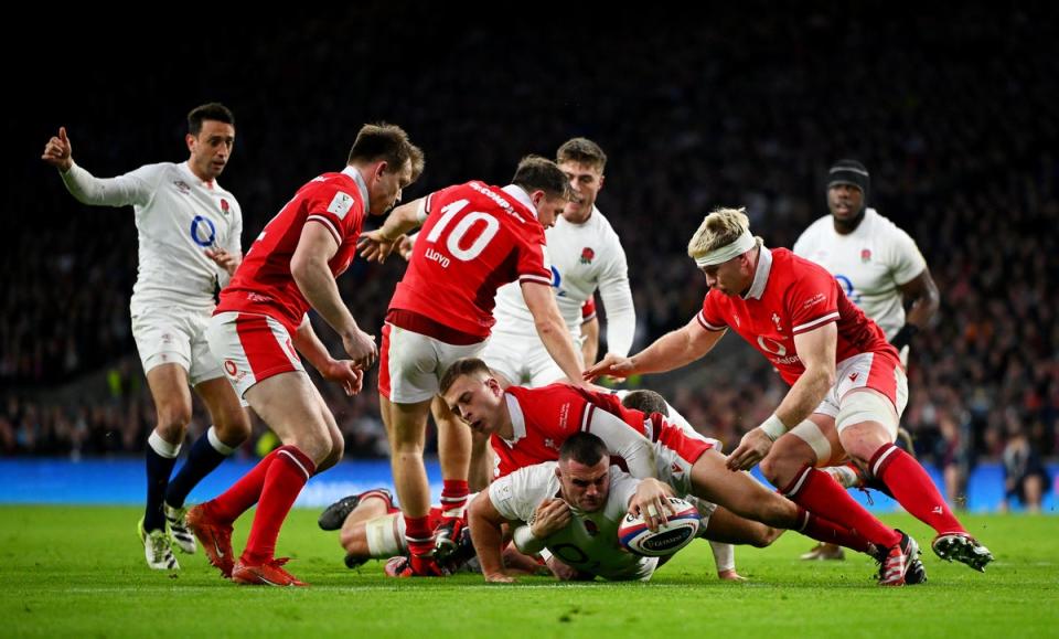 Ben Earl’s show of brute strength had England’s 13 men back in the game (Getty Images)