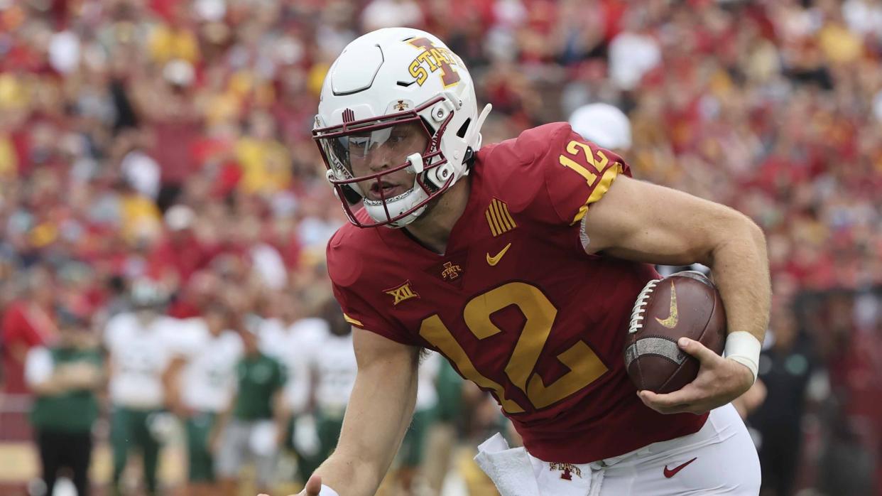 Hunter Dekkers allegedly placed 26 wagers on Iowa State sporting events, including a football game in 2021, when he was the Cyclones’ backup quarterback. (AP/Justin Hayworth)